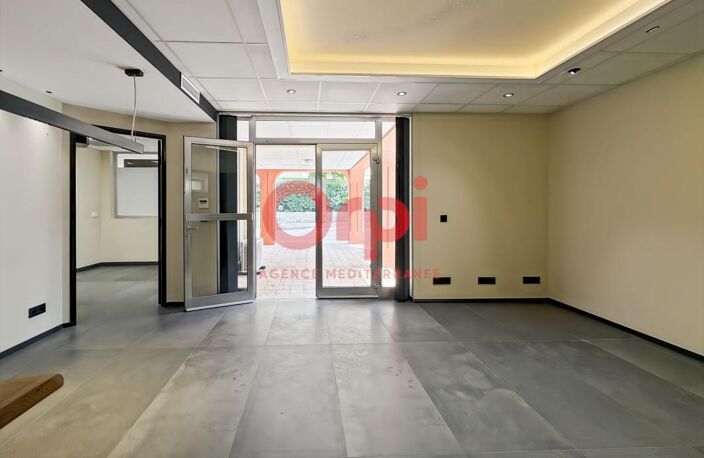 Locaux commerciaux à louer - 70m² - Fréjus Plage — photo 3
