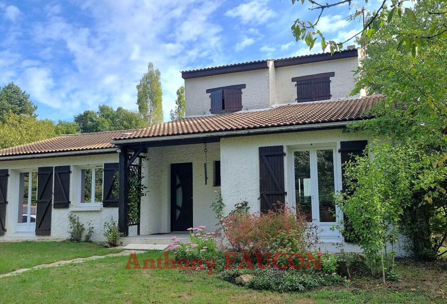 Maison Landeronde 7 pièce(s) 162 m2 — photo 1