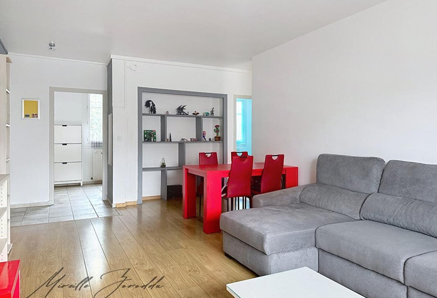 NIMES Appartement   3 pièces 64 m²  avec garage, loggia et cave — photo 1