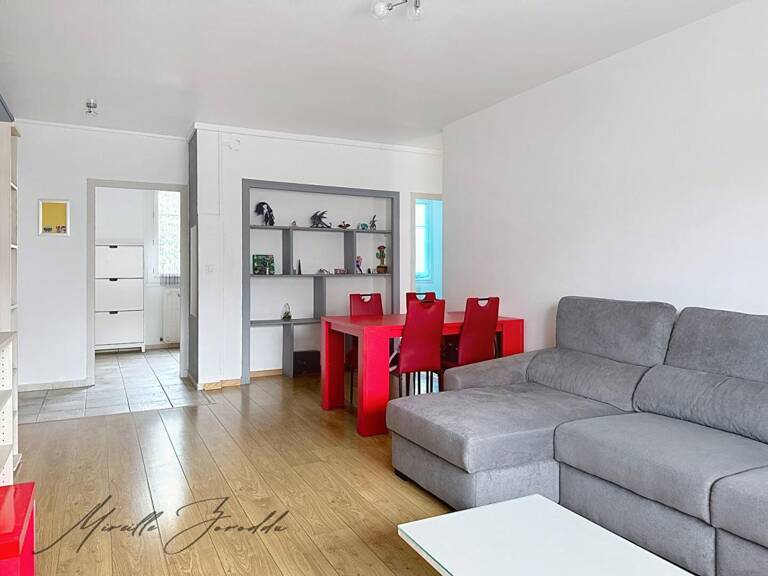 NIMES Appartement   3 pièces 64 m²  avec garage, loggia et cave — photo 1