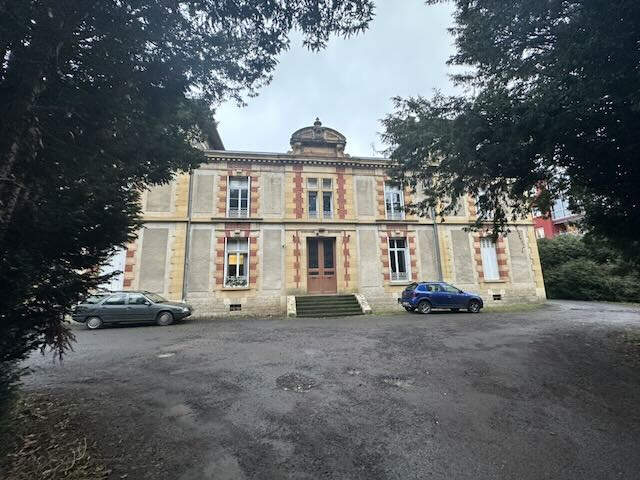Lots de 6 appartements dans résidence de caractère à rénover — photo du bien