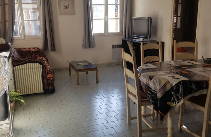 Draguignan centre bel F2/3 bon état lumineux calme 94340EUR cr — photo 3