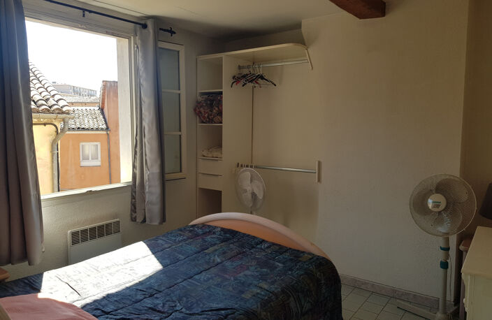 Draguignan centre bel F2/3 bon état lumineux calme 94340EUR cr — photo 4