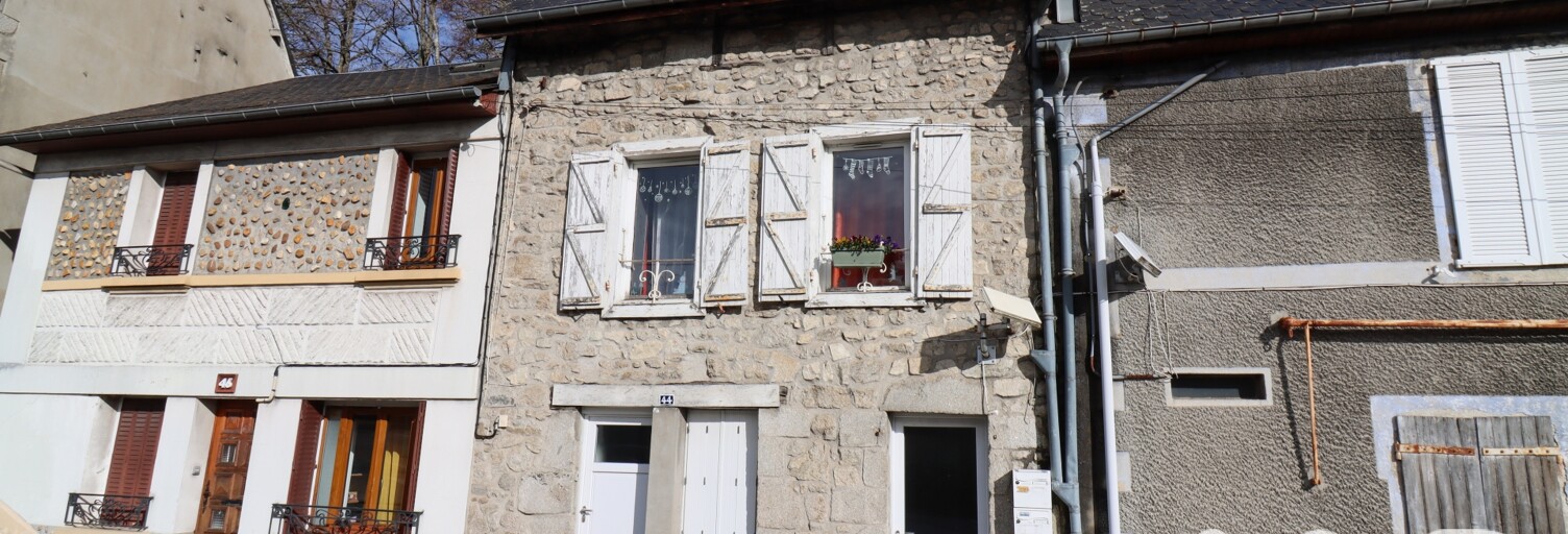 Immeuble  143 m² à vendre à Ussel (19200)