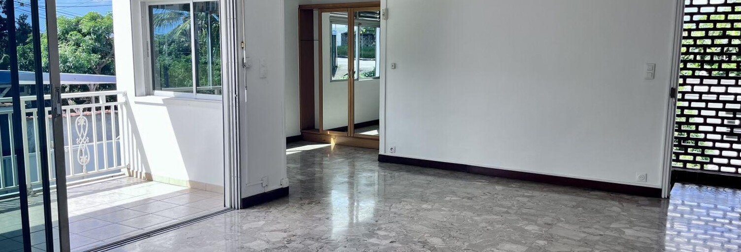 Bureau  110 m² à louer à Fort-de-France (97200)