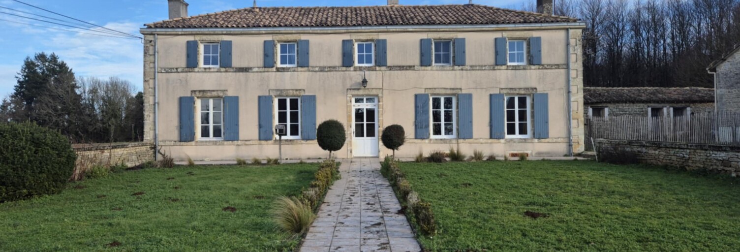 Maison 8 Pièces 219 m² à vendre à Celles-sur-Belle (79370)