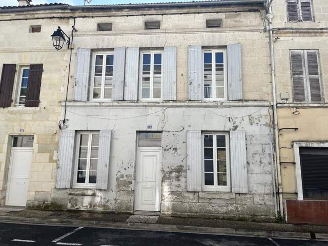 Maison de ville de 5 pièces principales — photo du bien