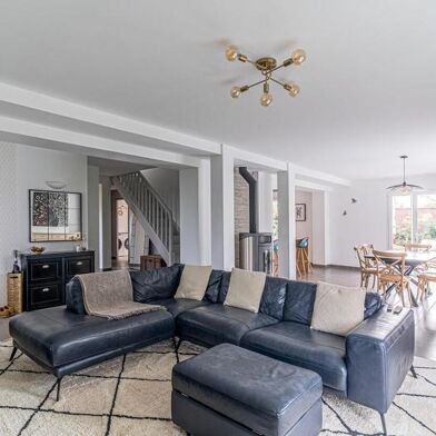 Maison 8 pièces 899232 €