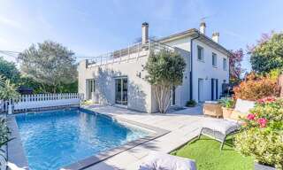 Maison 8 Pièces 205 m² à vendre à Mérignac (33700)