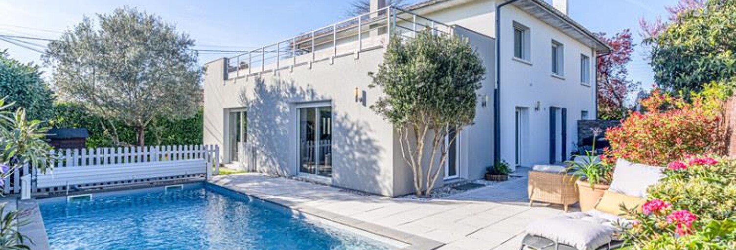 Maison 8 Pièces 205 m² à vendre à Mérignac (33700)