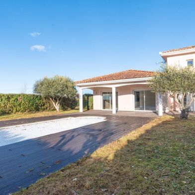 Maison 7 pièces 376220 €