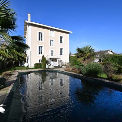 Maison 7 pièces 296520 €