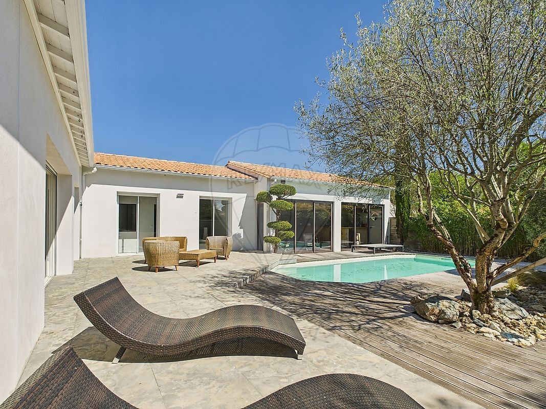 Villa / Maison  T7 à vendre Royan 17200