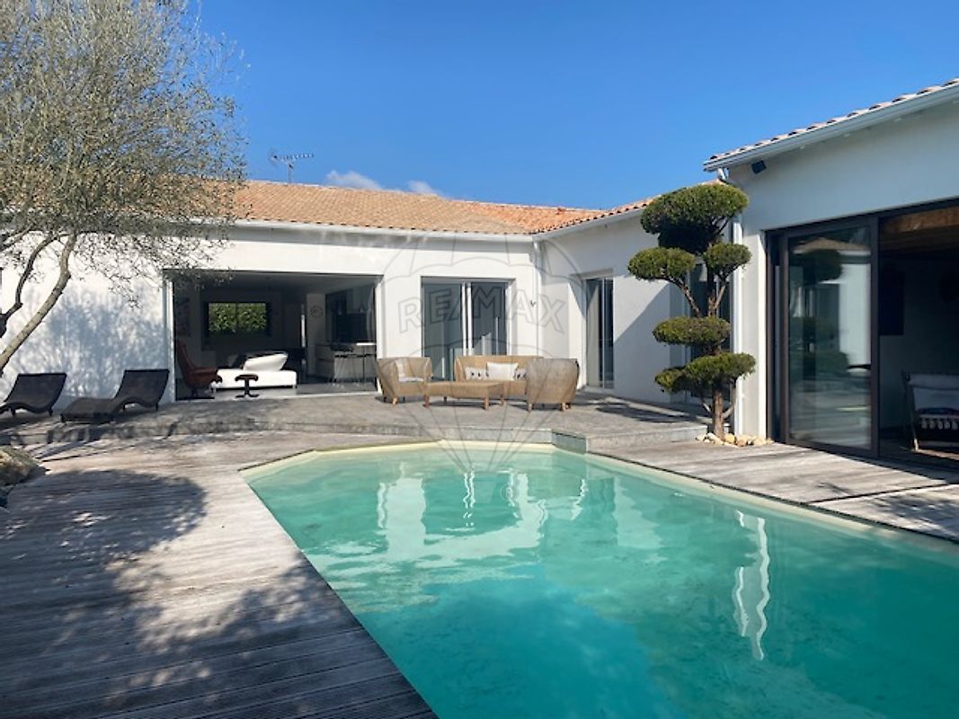 Villa / Maison  T7 à vendre Royan 17200