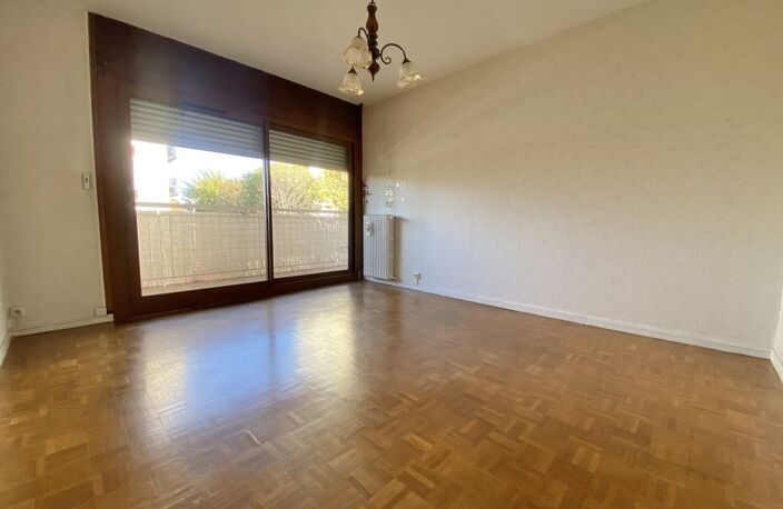 APPARTEMENT T3 54M² / TERRASSE / LOGGIA / PLACE DE  PARKING / — photo 2