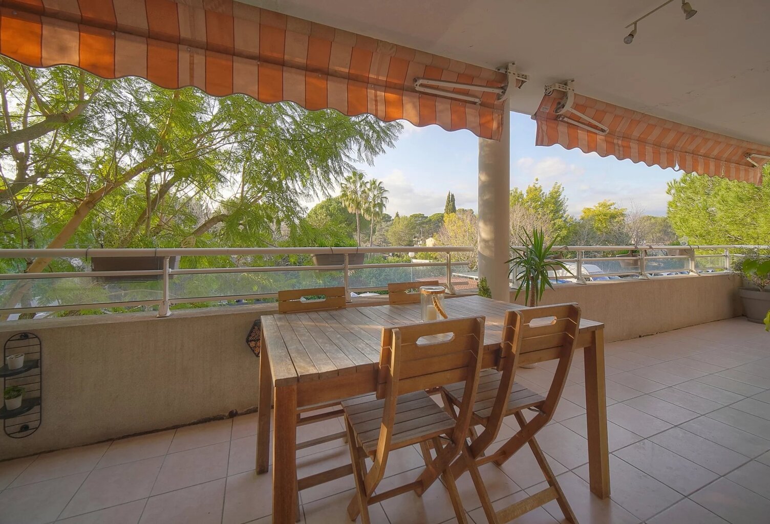 À vendre 3 pièces Le Cannet Aubarède – Résidence avec piscine et — photo 1