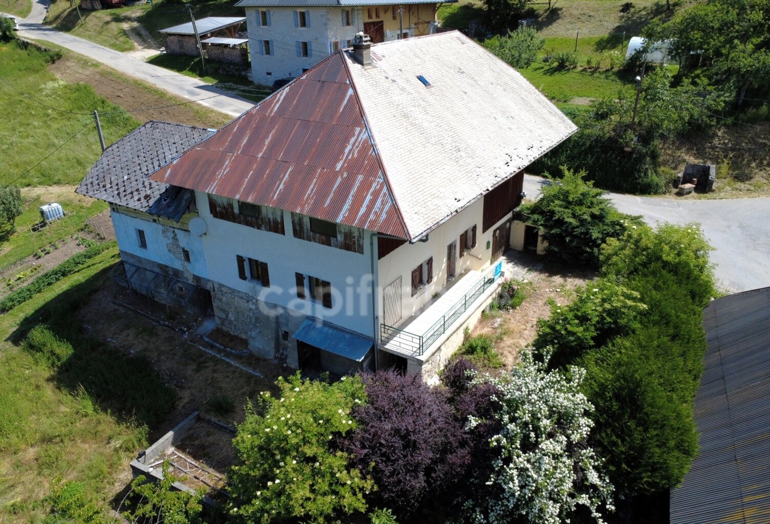 Maison T4 82m² avec Grange 300m² à rénover — photo 1