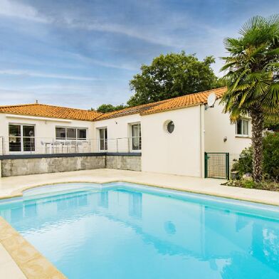 Maison 8 pièces 489000 €