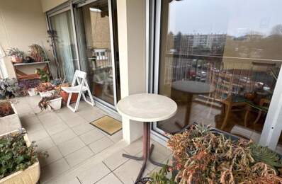 Appartement T3 – Séjour double – Balcon terrasse – Bron Église — photo du bien
