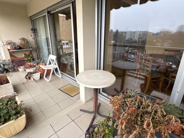 Appartement T3 – Séjour double – Balcon terrasse – Bron Église — photo 1