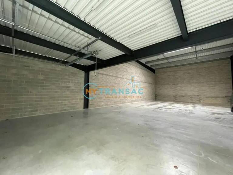 BONDOUFLE : LOCAUX A LOUER à partir de 378m² jusqu'à 7 560m² — photo 1