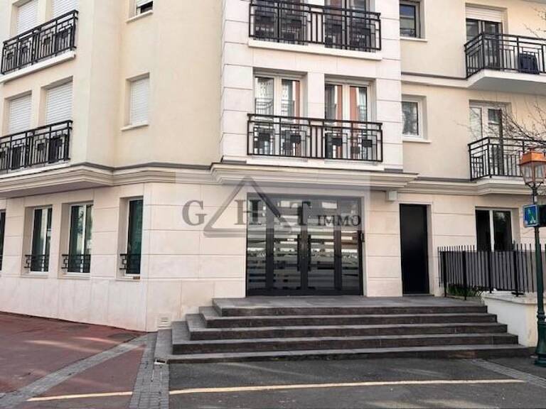 BUREAUX A LOUER 150M2 SAINT MAURICE — photo 1