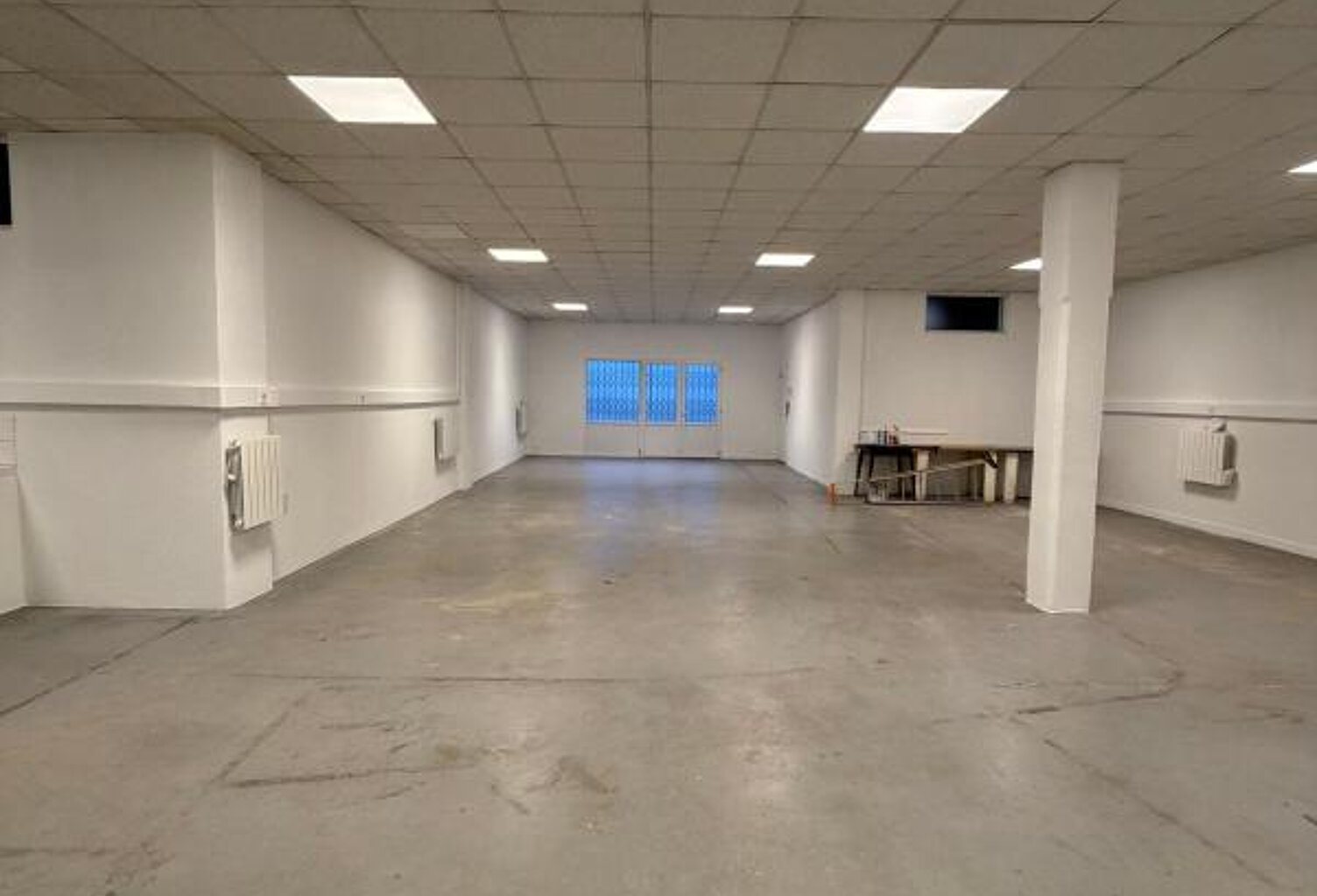 À LOUER – Local polyvalent 150 m² – Limoges (Avenue Saint-Surin) — photo 1