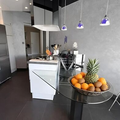 Appartement 4 pièces 530000 €