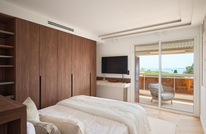 Cannes Californie Élégance et Sérénité : Appartement de Prestige avec Vue Mer Panoramique — photo 3