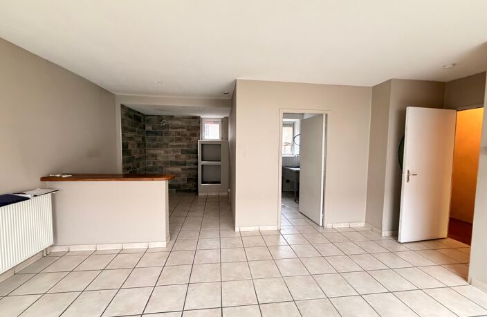 Location commerce   à Roanne (42300) — photo 2