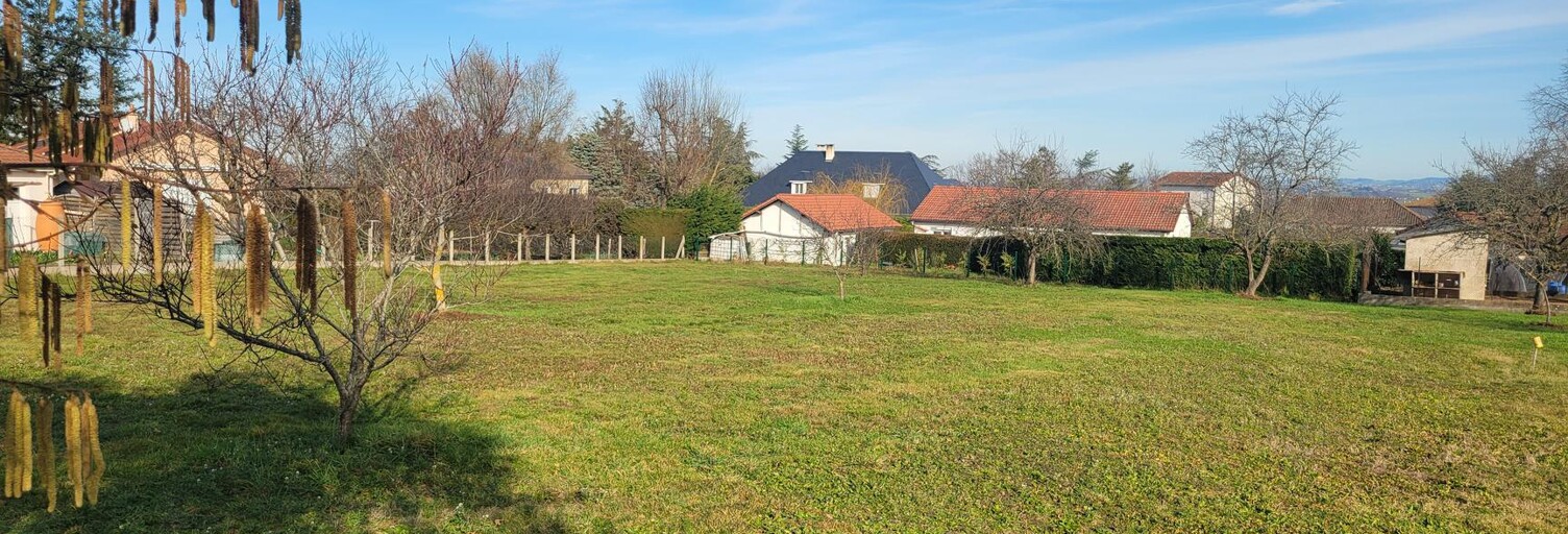 Terrain  1900 m² à vendre à Commelle-Vernay (42120)