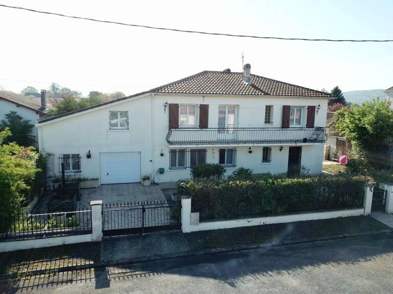Spacieuse maison avec jardin et garage — photo 1