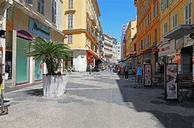 Commerce  179000 €