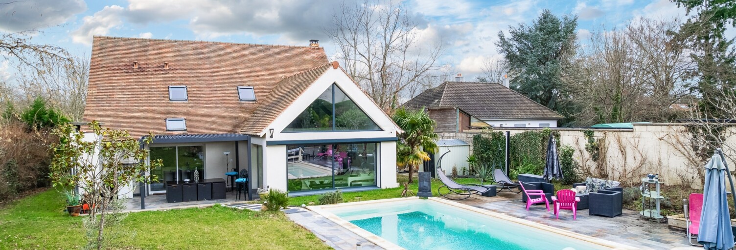 Maison 9 Pièces 210 m² à vendre à Cély (77930)