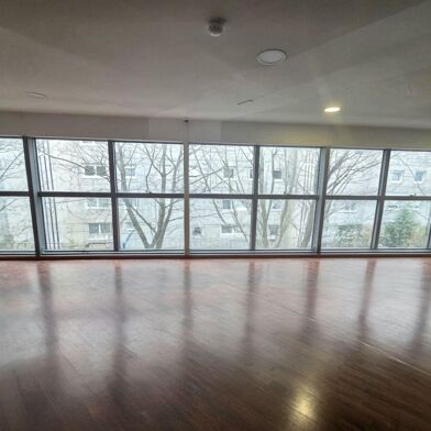 Commerce  735000 €