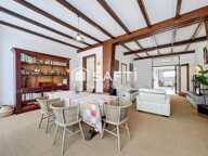 À découvrir sans tarder cette belle maison familiale de 158 m² vous séduira par ses volumes généreux, sa luminosité exceptionnelle et son agréable extérieur exposé plein sud, dans un secteur recherché proche de toutes commodités. — photo 4