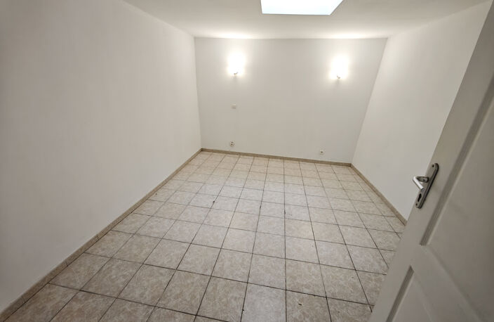 Maison de Village de type 3 avec cave. — photo 5