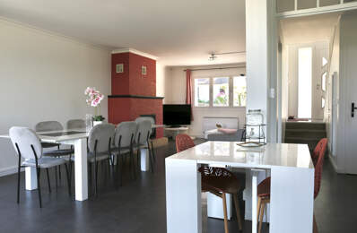 Maison à vendre à VILLERS ALLERAND (51), une maison principale sur deux niveaux, un logement indépendant, une piscine extérieure  ; — photo du bien
