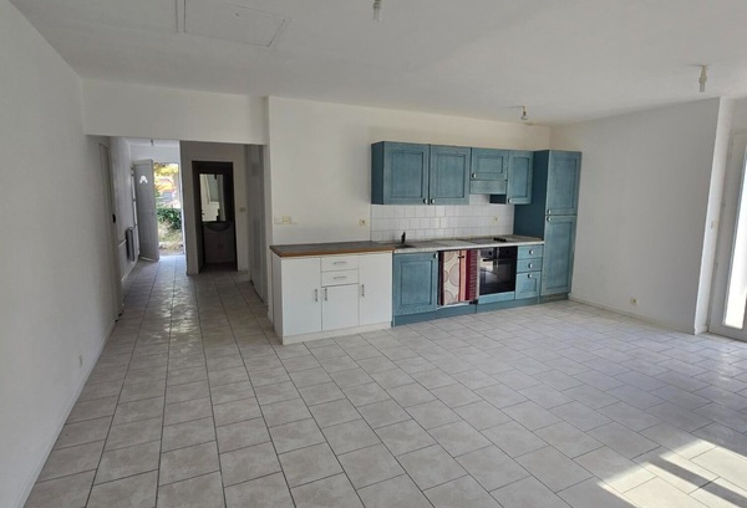 Appartement à vendre 3 pièces, grande terrasse, cave, 200 m mer  LA TREMBLADE (17) — photo 1