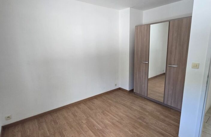Appartement à vendre 3 pièces, grande terrasse, cave, 200 m mer  LA TREMBLADE (17) — photo 2