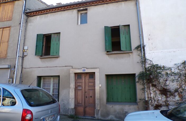 À Vendre : Maison de Ville à Rénover avec Grange et Jardin – Villasavary — photo 2