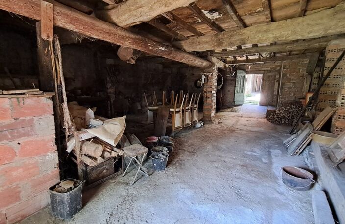 À Vendre : Maison de Ville à Rénover avec Grange et Jardin – Villasavary — photo 5