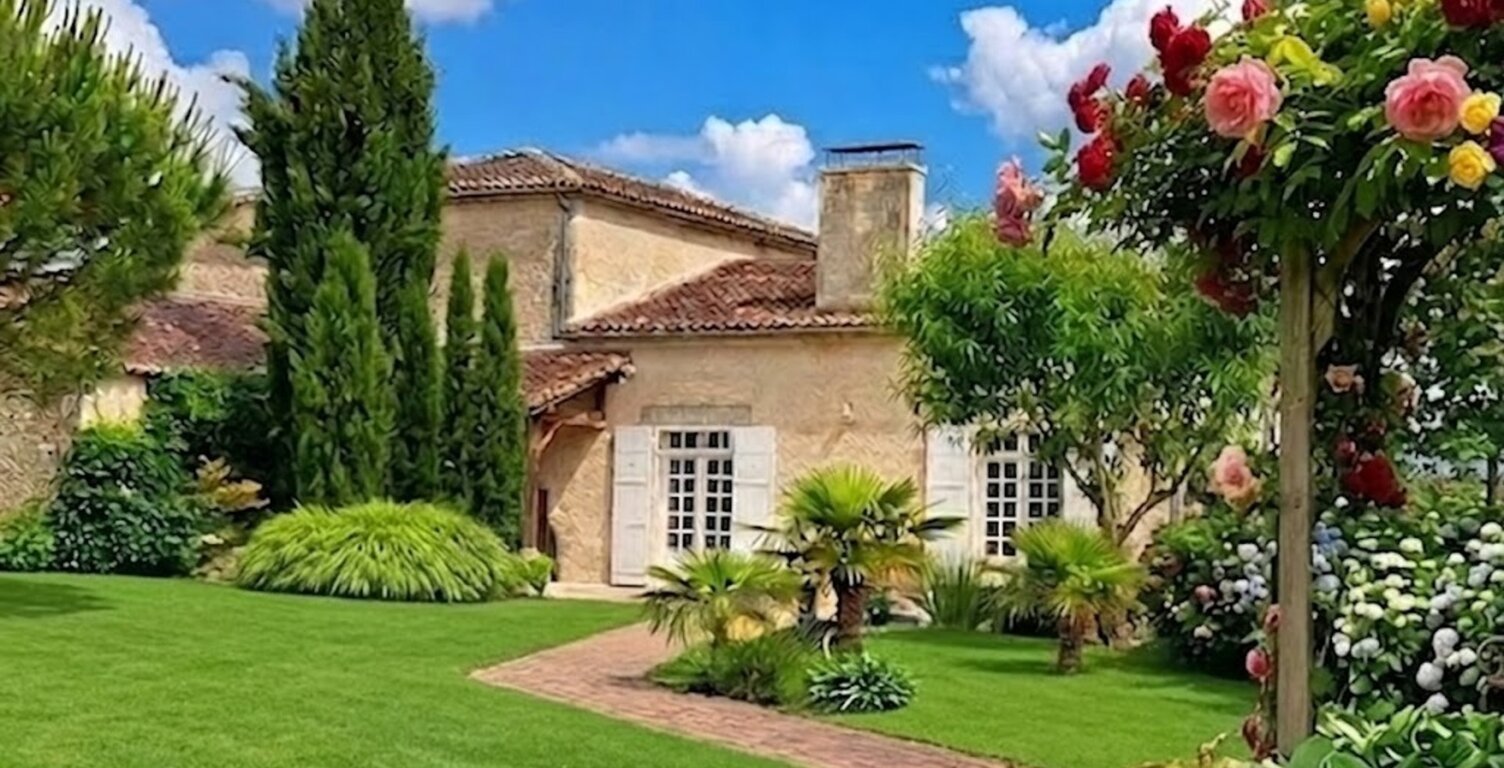 Maison à vendre 5 pièces proche de JARNAC (16) Propriété d'env 162 m2 ave 3 ch et 1 bureau — photo 1