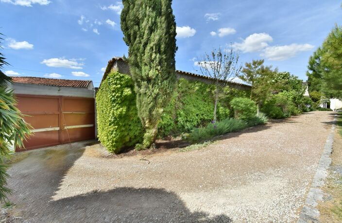 Maison à vendre 5 pièces proche de JARNAC (16) Propriété d'env 162 m2 ave 3 ch et 1 bureau — photo 4
