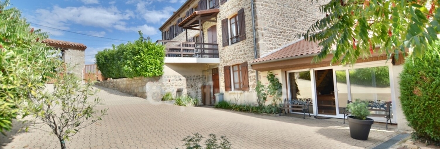 Maison 21 Pièces 545 m² à vendre à Saint-Germain-Laval (42260)