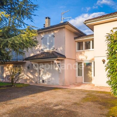 Maison 6 pièces 877000 €