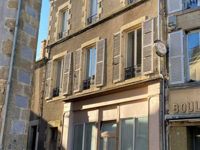 COEUR NIVERNAIS  -CENTRE BOURG - IMMEUBLE DE RAPPORT 159 M2 - 4 Appartements — photo du bien