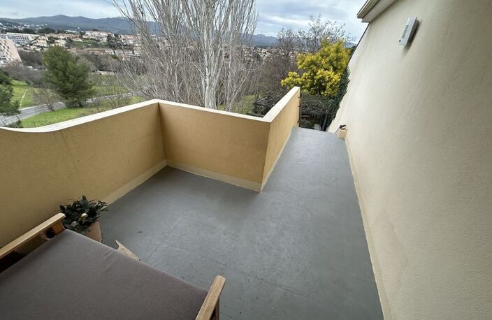 13013 !! T4 !! SECTEUR HAUTS BOIS !! AVEC JARDIN + TERRASSES + — photo 3
