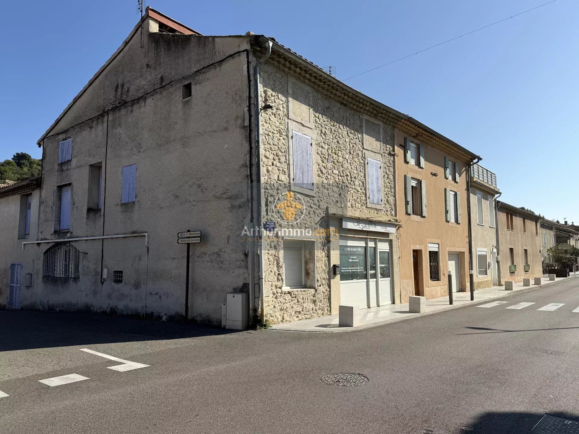Immeuble 12 pièces 302 m² · à Mondragon · 302 m² · 172 000 €