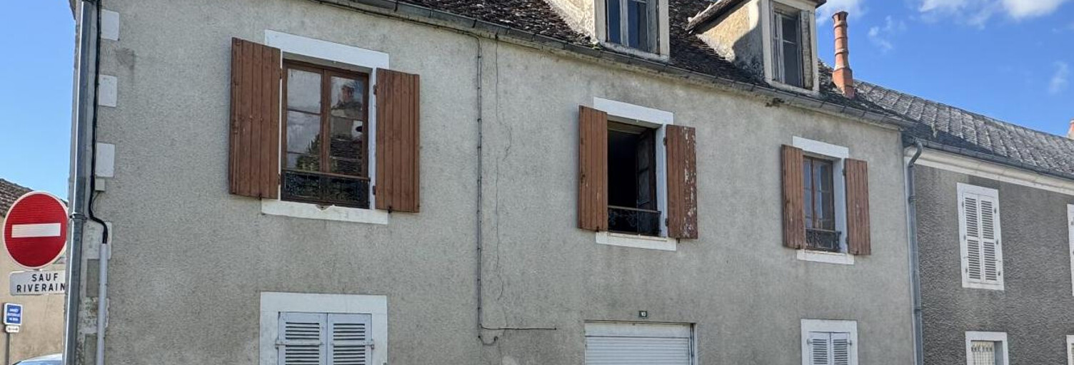Immeuble   m² à vendre à Le Châtelet (18170)